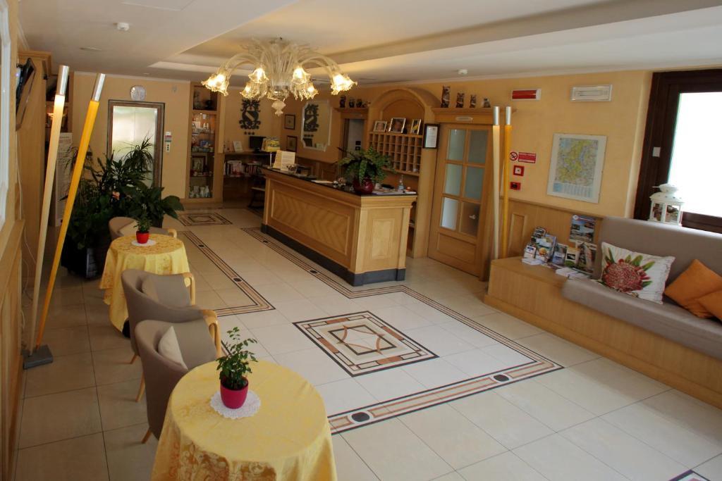 Hotel Fioroni Bellagio Buitenkant foto