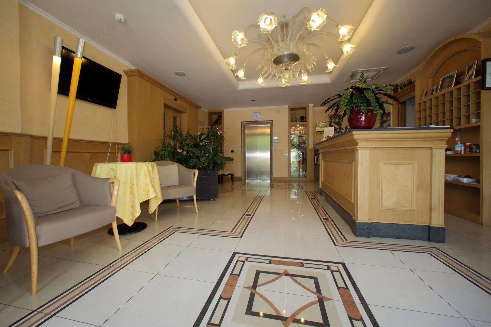Hotel Fioroni Bellagio Buitenkant foto