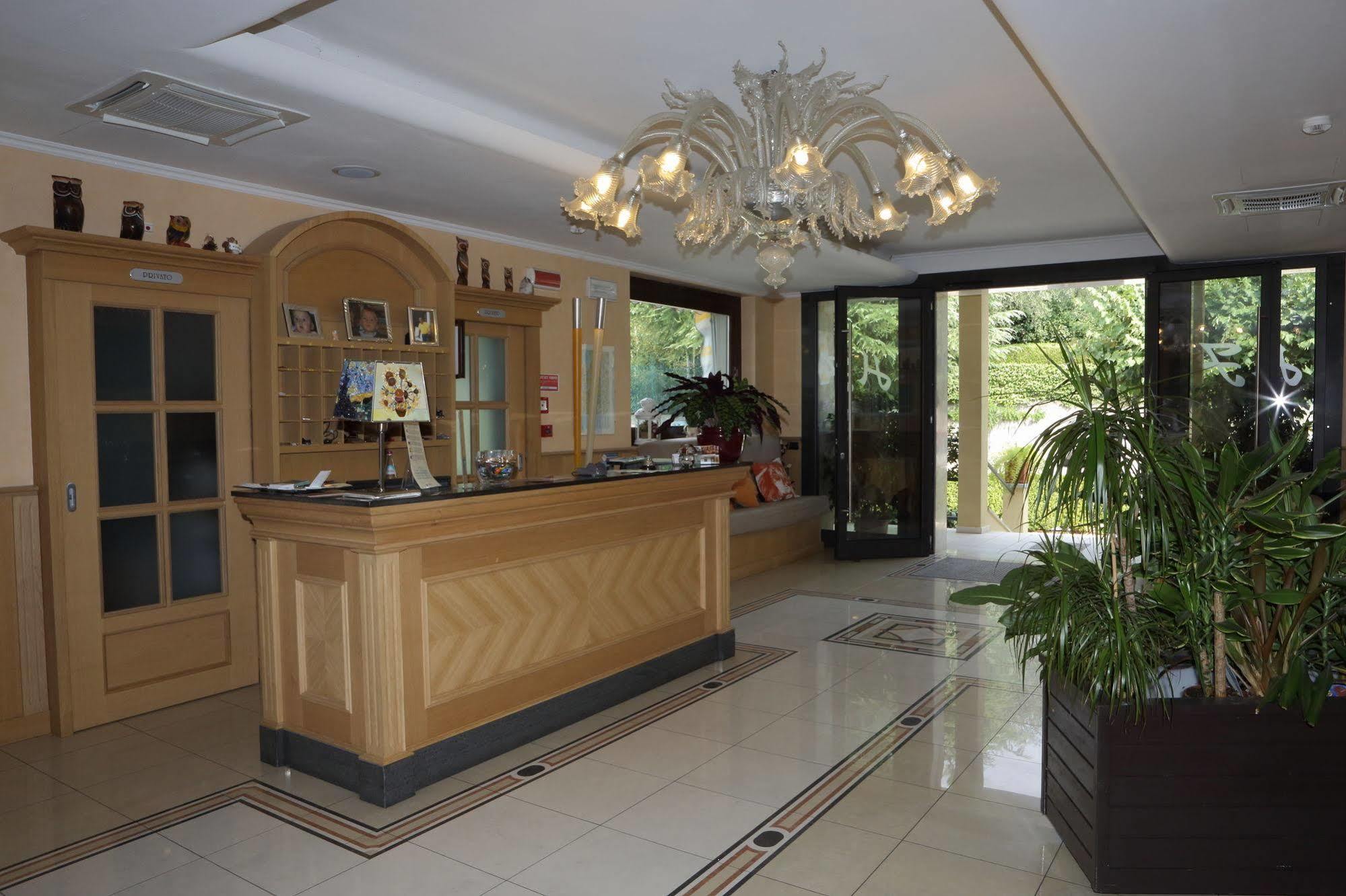 Hotel Fioroni Bellagio Buitenkant foto